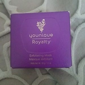 Younique- Royalty Exfoliating Face Mask